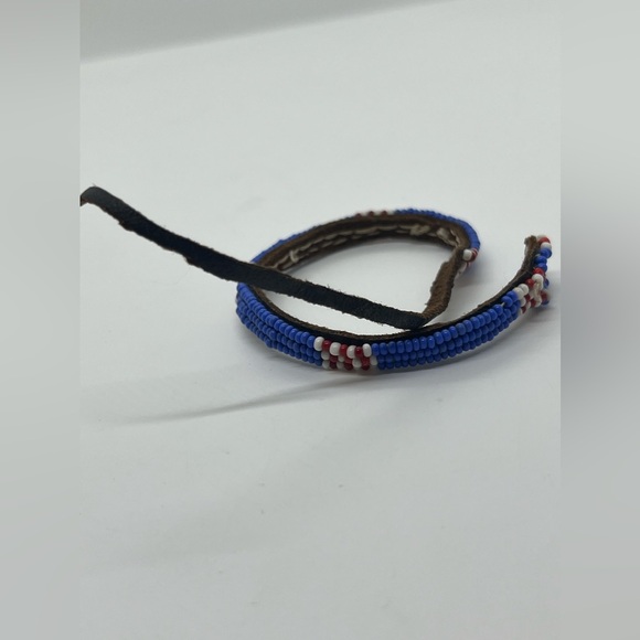 American flag beaded bracelet on leather - Picture 2 of 4